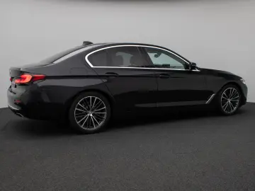 BMW 520d Luxury Line Glasdach Kamera HUD DAB H K 19