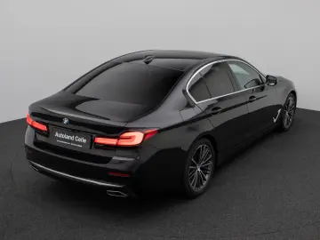 BMW 520d Luxury Line Glasdach Kamera HUD DAB H K 19