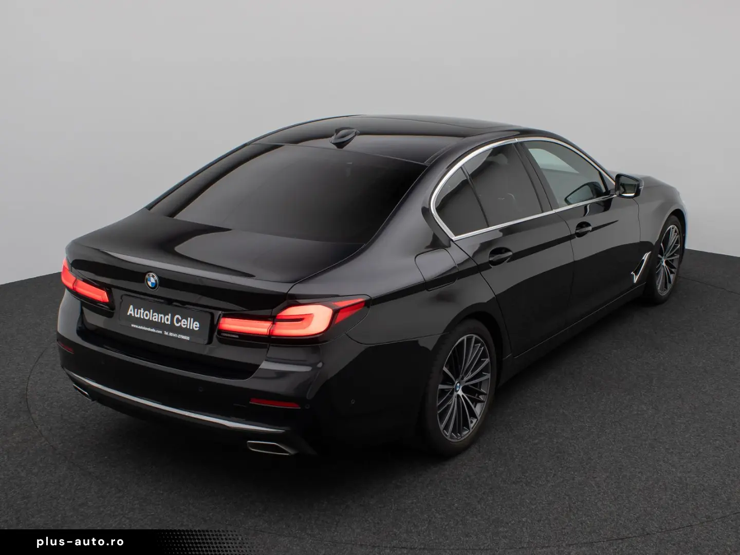 BMW 520d Luxury Line Glasdach Kamera HUD DAB H K 19
