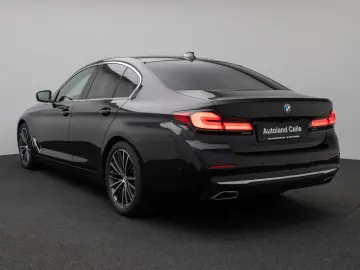 BMW 520d Luxury Line Glasdach Kamera HUD DAB H K 19