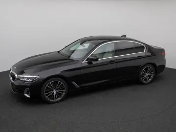 BMW 520d Luxury Line Glasdach Kamera HUD DAB H K 19