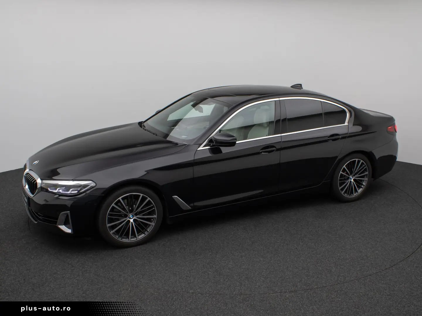 BMW 520d Luxury Line Glasdach Kamera HUD DAB H K 19