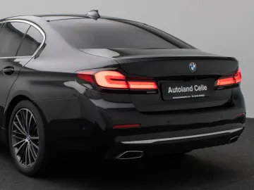 BMW 520d Luxury Line Glasdach Kamera HUD DAB H K 19
