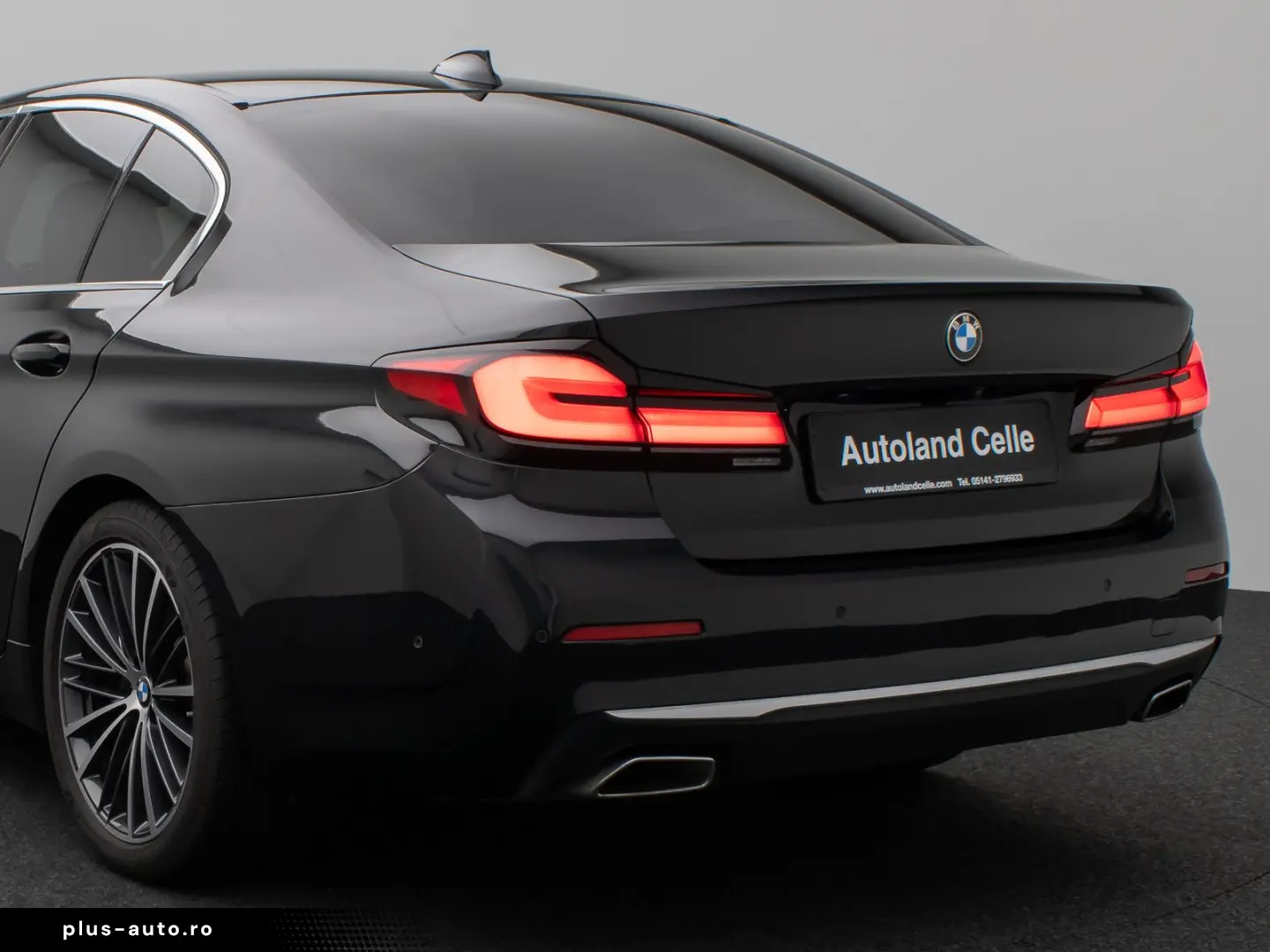 BMW 520d Luxury Line Glasdach Kamera HUD DAB H K 19