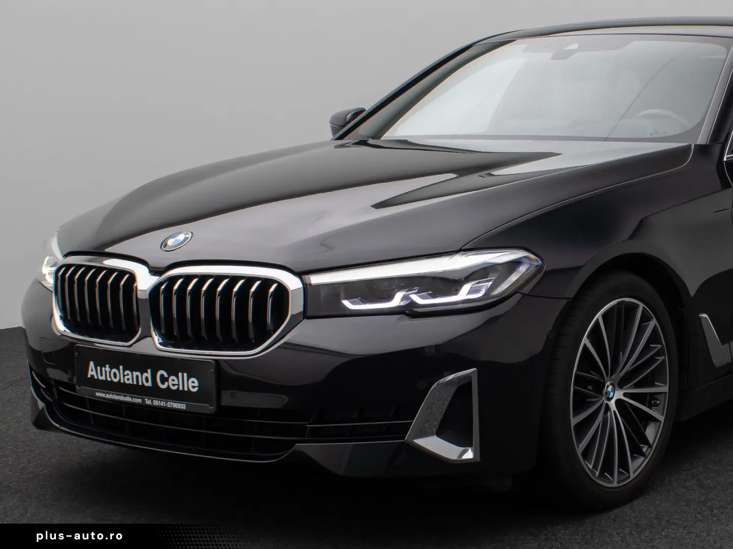 BMW 520d Luxury Line Glasdach Kamera HUD DAB H K 19