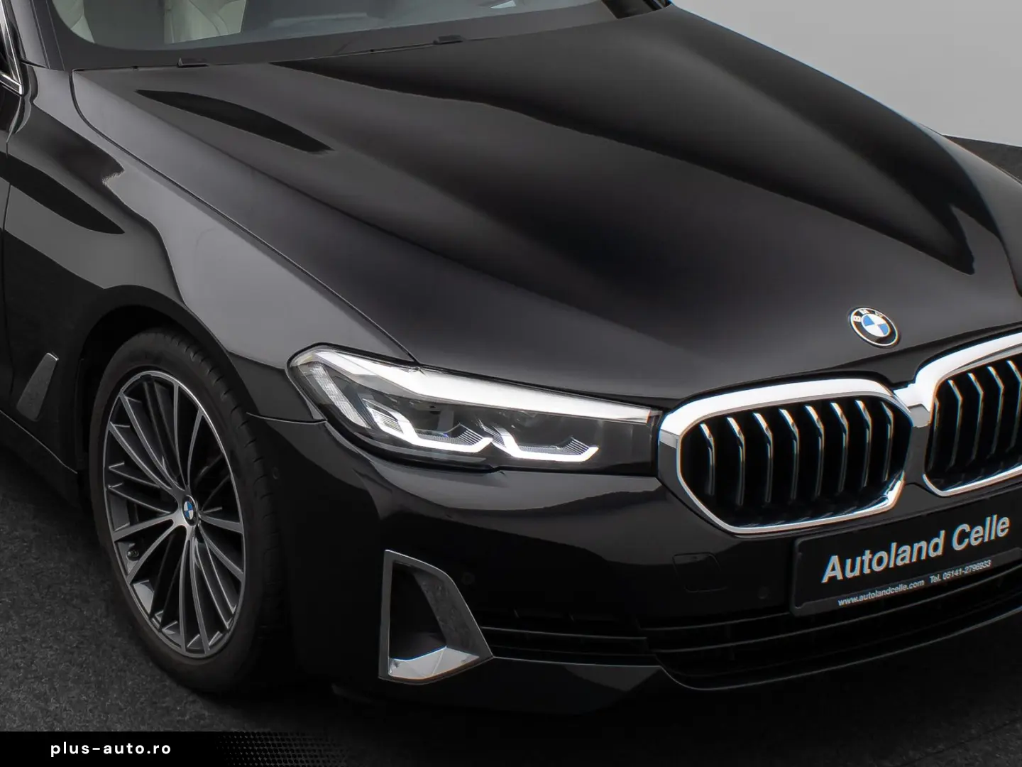 BMW 520d Luxury Line Glasdach Kamera HUD DAB H K 19