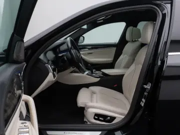 BMW 520d Luxury Line Glasdach Kamera HUD DAB H K 19