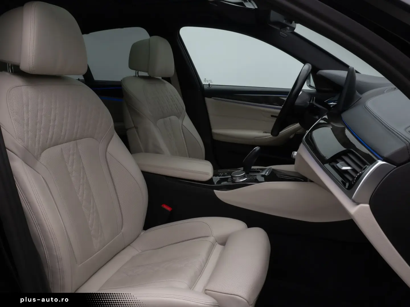 BMW 520d Luxury Line Glasdach Kamera HUD DAB H K 19