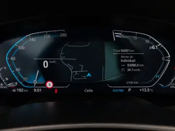 BMW 520d Luxury Line Glasdach Kamera HUD DAB H K 19