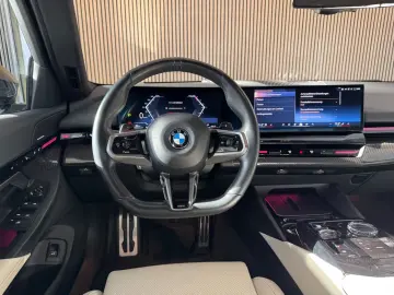 BMW 520d Limousine  M-Sport-PRO PANO H&K ACC HUD DE