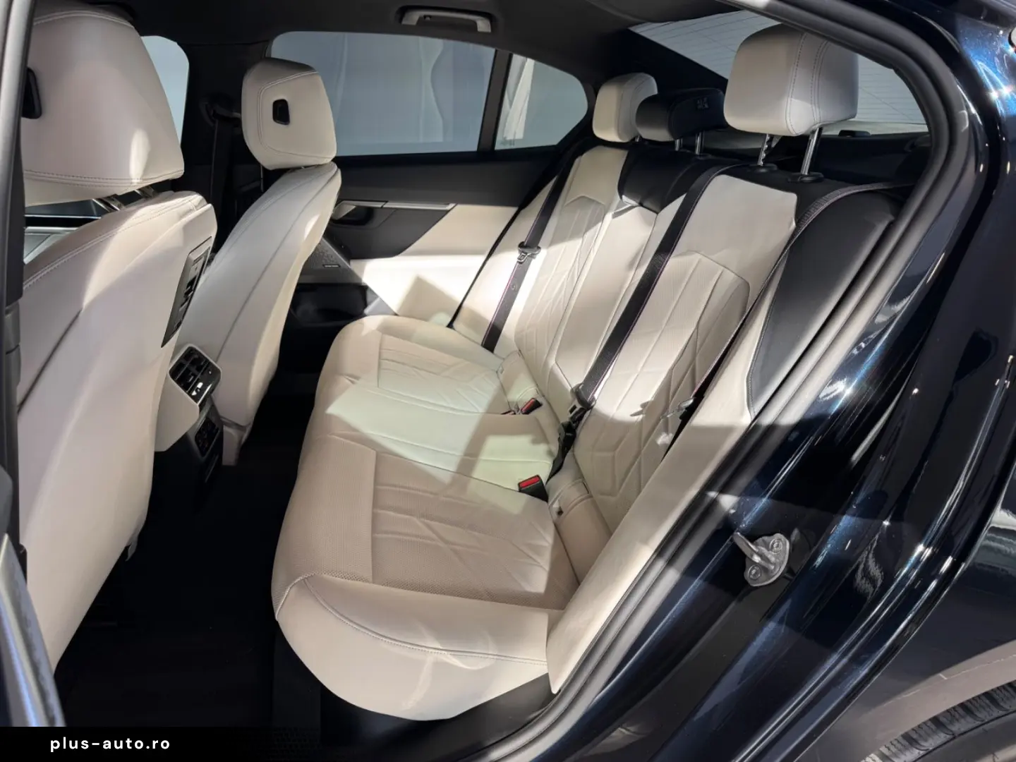 BMW 520d Limousine  M-Sport-PRO PANO H&K ACC HUD DE