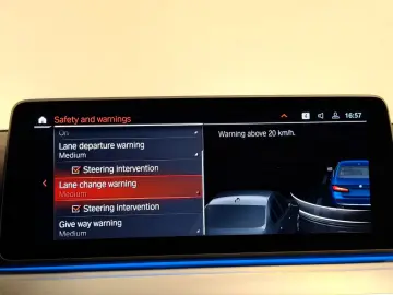 BMW 530e Limousine Luxury Laser HUD ACC