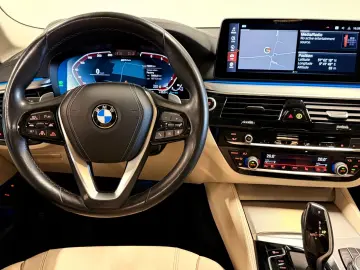 BMW 530e Limousine Luxury Laser HUD ACC