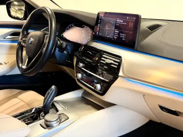 BMW 530e Limousine Luxury Laser HUD ACC