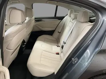 BMW 520d xDrive AHZV LED-SW Business-Paket