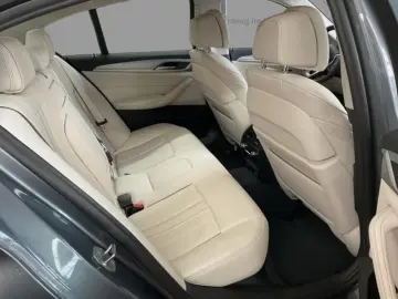 BMW 520d xDrive AHZV LED-SW Business-Paket