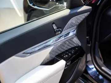 BMW i7 xDrive 60 M Sport  FULL OPTIONS