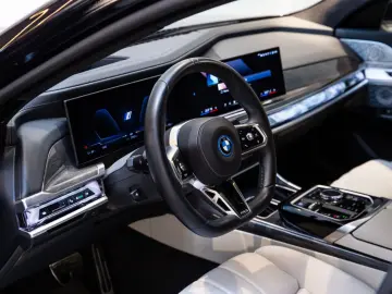 BMW i7 xDrive 60 M Sport  FULL OPTIONS