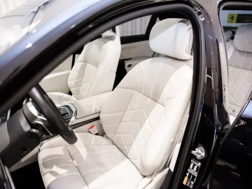 BMW i7 xDrive 60 M Sport  FULL OPTIONS