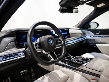 BMW i7 xDrive 60 M Sport  FULL OPTIONS