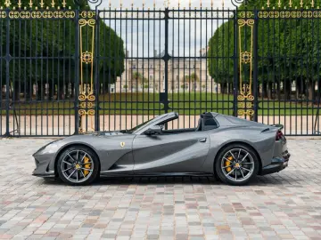 FERRARI 812 GTS - full carbon