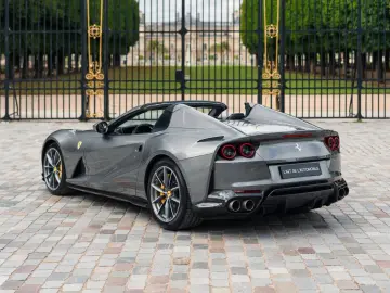 FERRARI 812 GTS - full carbon
