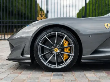 FERRARI 812 GTS - full carbon