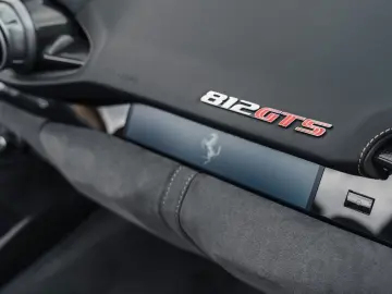 FERRARI 812 GTS - full carbon