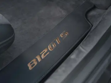 FERRARI 812 GTS - full carbon