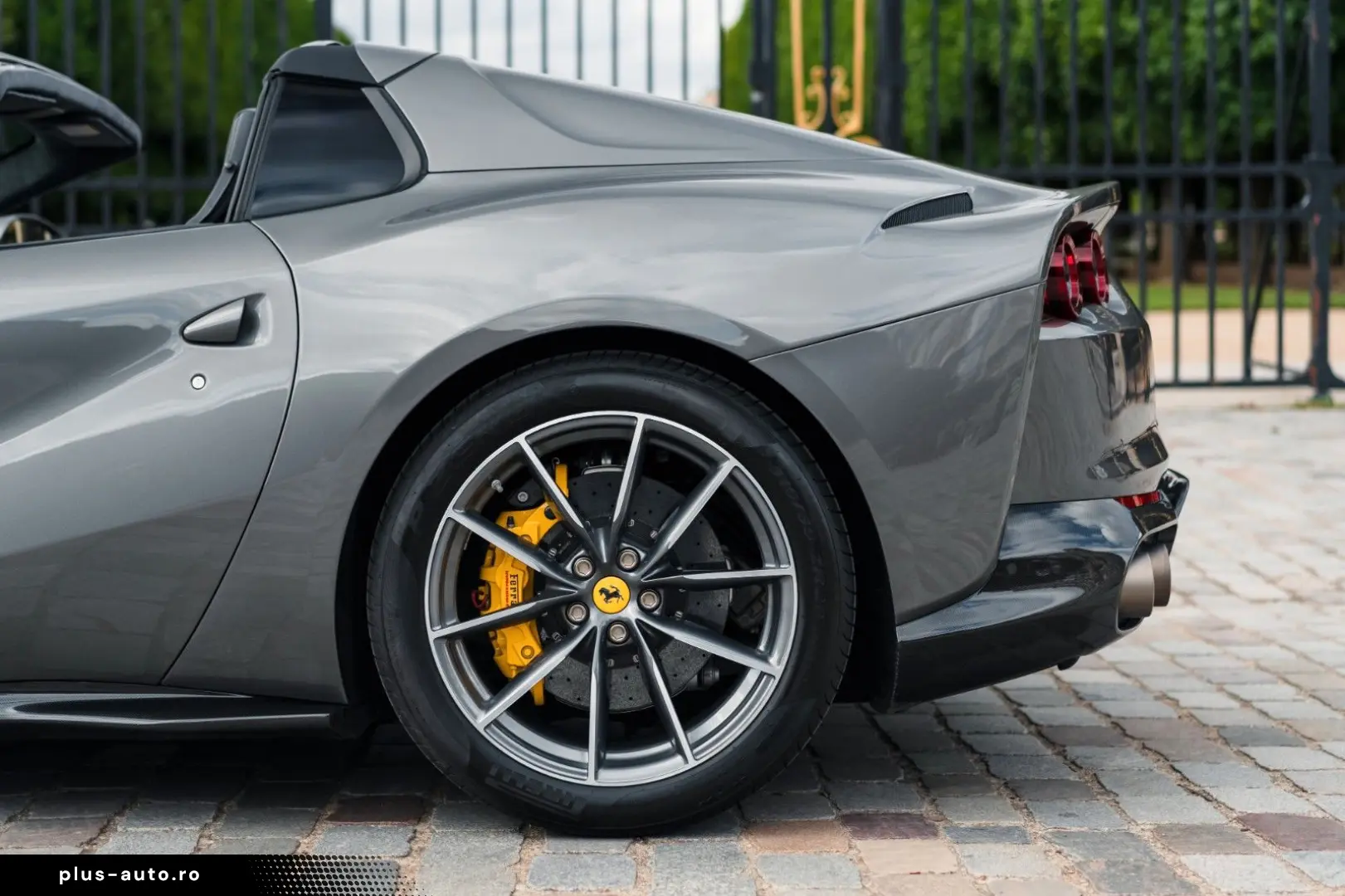 FERRARI 812 GTS - full carbon