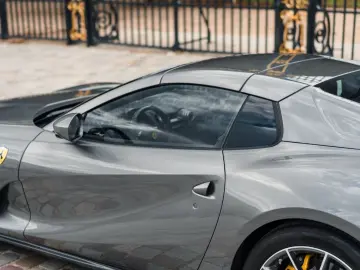FERRARI 812 GTS - full carbon