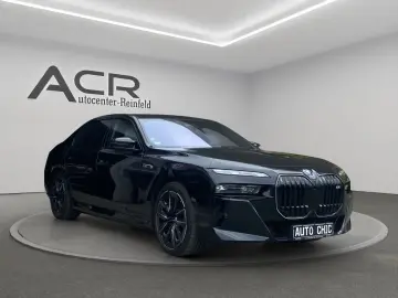 BMW M760e xDrive   I.HAND PANO-SKY 360  B&W MASSAGE