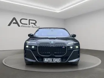 BMW M760e xDrive   I.HAND PANO-SKY 360  B&W MASSAGE