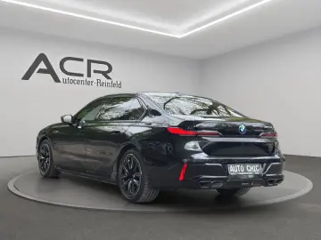 BMW M760e xDrive   I.HAND PANO-SKY 360  B&W MASSAGE
