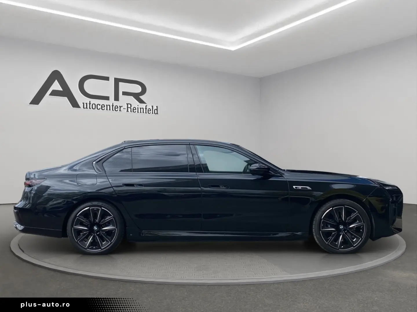BMW M760e xDrive   I.HAND PANO-SKY 360  B&W MASSAGE