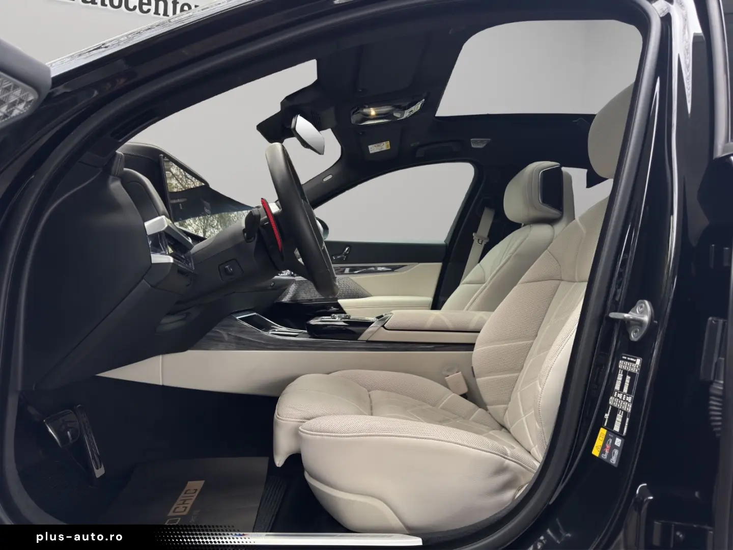 BMW M760e xDrive   I.HAND PANO-SKY 360  B&W MASSAGE