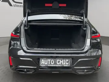 BMW M760e xDrive   I.HAND PANO-SKY 360  B&W MASSAGE