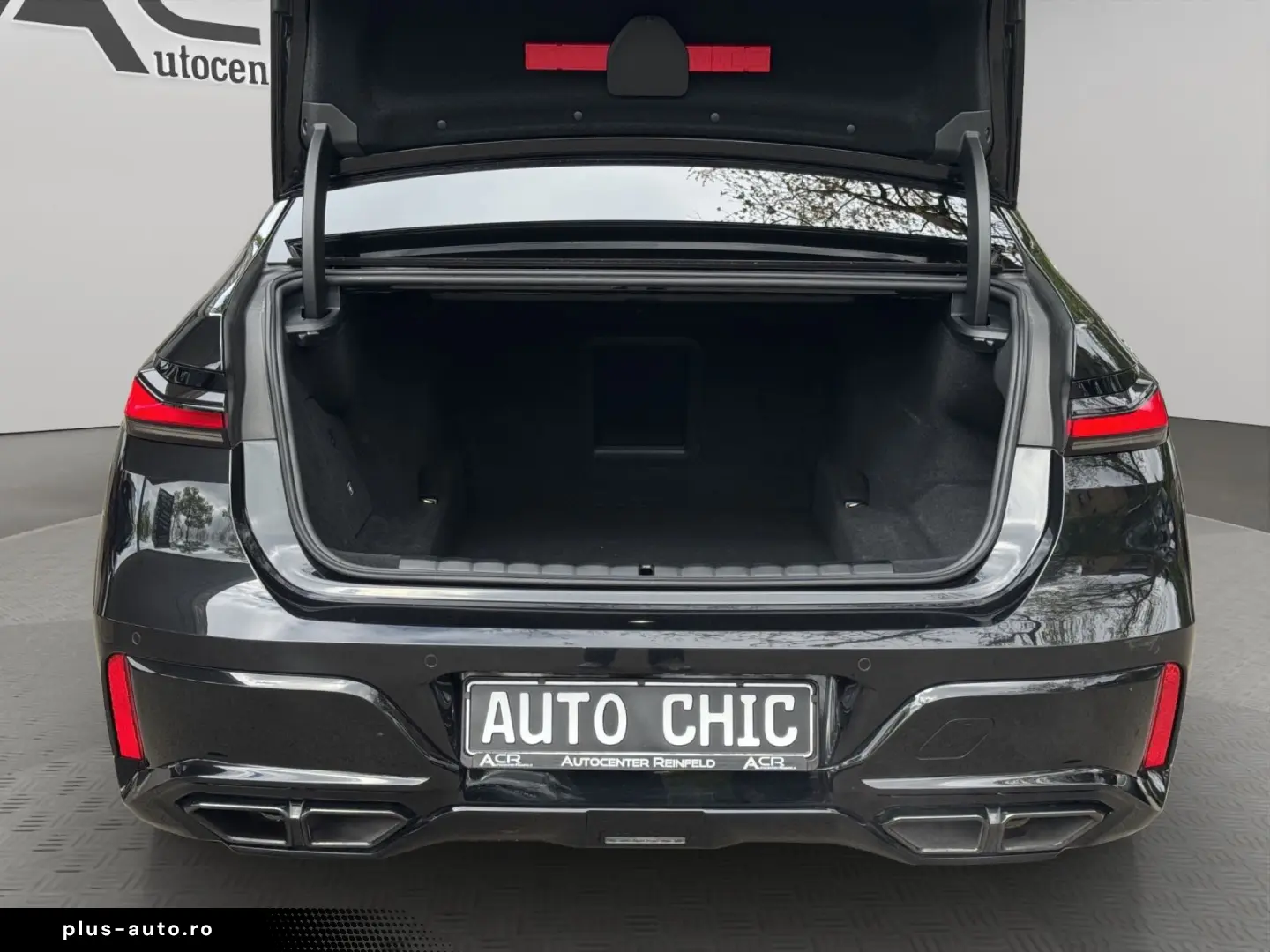 BMW M760e xDrive   I.HAND PANO-SKY 360  B&W MASSAGE