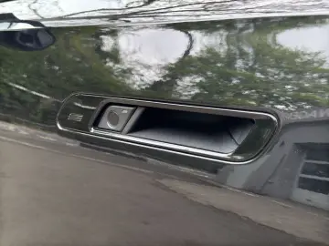 BMW M760e xDrive   I.HAND PANO-SKY 360  B&W MASSAGE