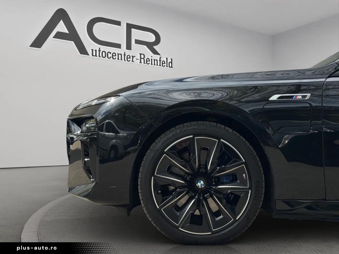 BMW M760e xDrive   I.HAND PANO-SKY 360  B&W MASSAGE