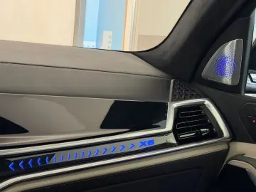 BMW X5 30d xDr M SPORT SKY B&W LUFT SOFT MASSAGE 22'
