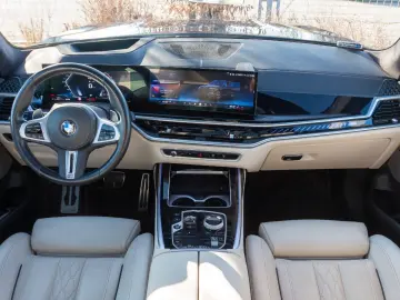 BMW X7 M60i INDIVIDUAL.MASSAGE.KRISTALL.SKY.AHK.23