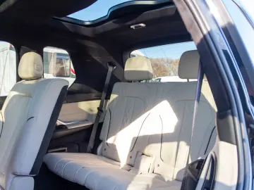 BMW X7 M60i INDIVIDUAL.MASSAGE.KRISTALL.SKY.AHK.23