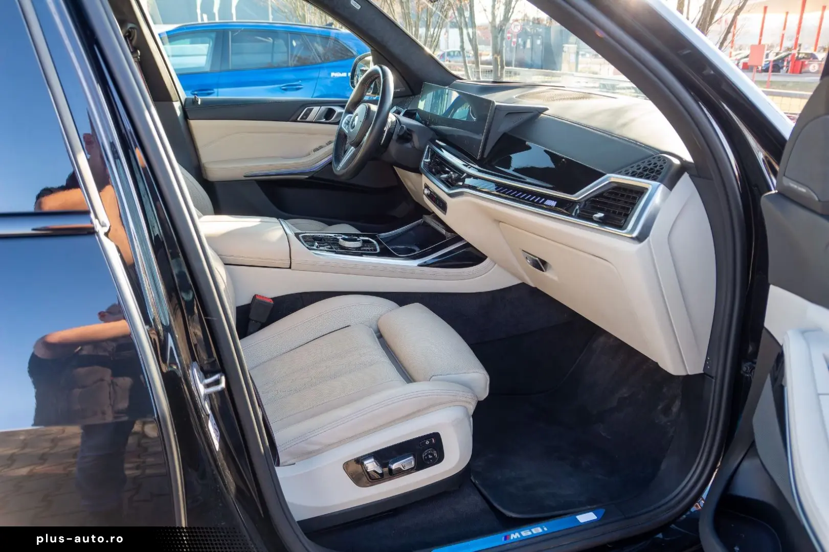 BMW X7 M60i INDIVIDUAL.MASSAGE.KRISTALL.SKY.AHK.23