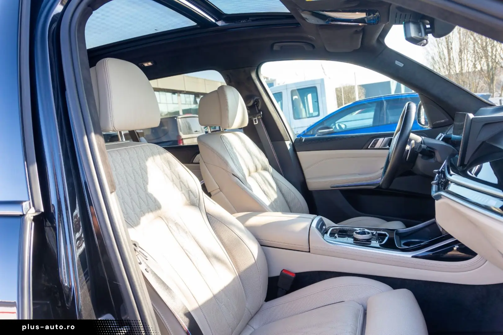 BMW X7 M60i INDIVIDUAL.MASSAGE.KRISTALL.SKY.AHK.23