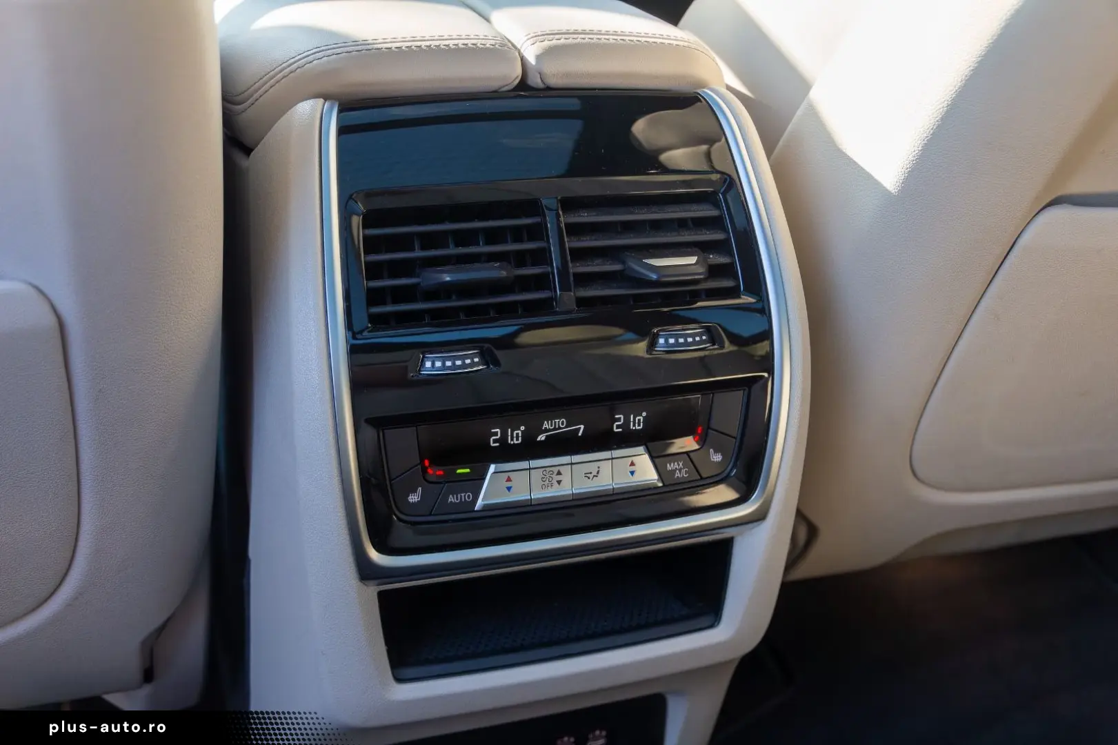 BMW X7 M60i INDIVIDUAL.MASSAGE.KRISTALL.SKY.AHK.23