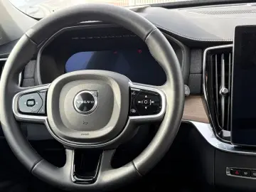 Volvo XC90 Plus Bright B5 AWD 7-Sitzer El. Panod
