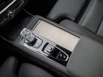 Volvo XC90 B5 AWD Plus Bright Facelift