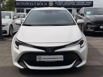 TOYOTA Corolla Touring Sports Hybrid Team D
