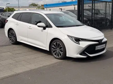 TOYOTA Corolla Touring Sports Hybrid Team D